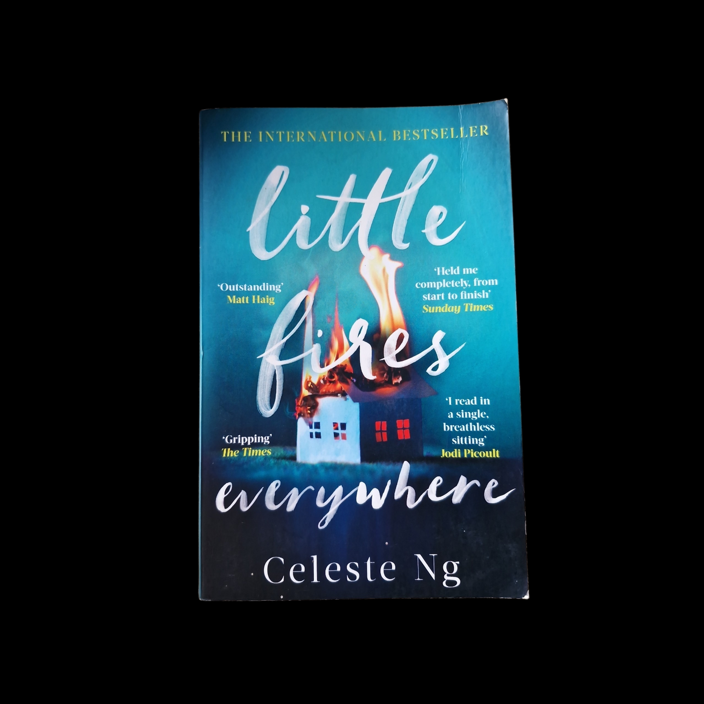 Celeste Ng- Little Fires Everywhere