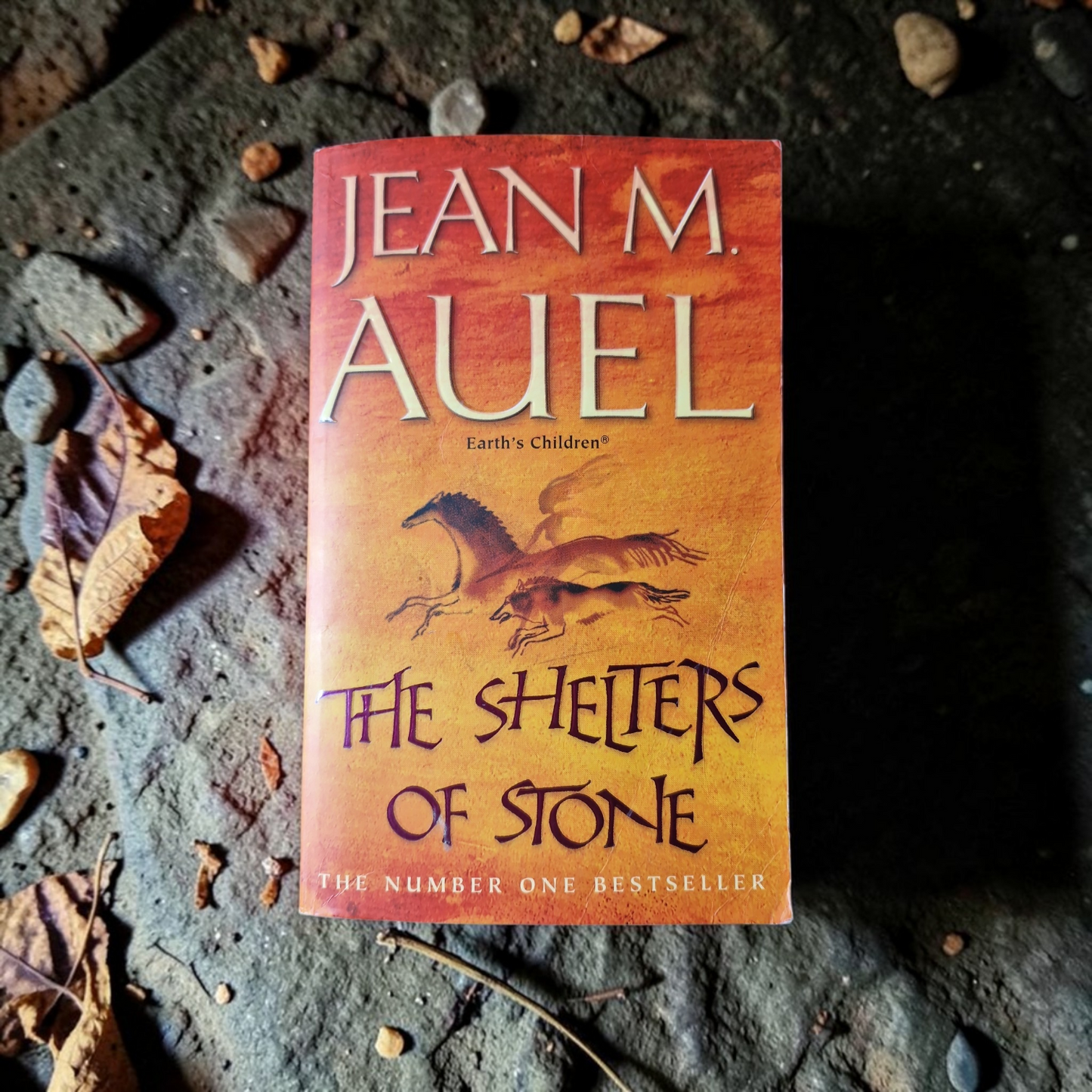 Jean M Auel- The Shelters Of Stone