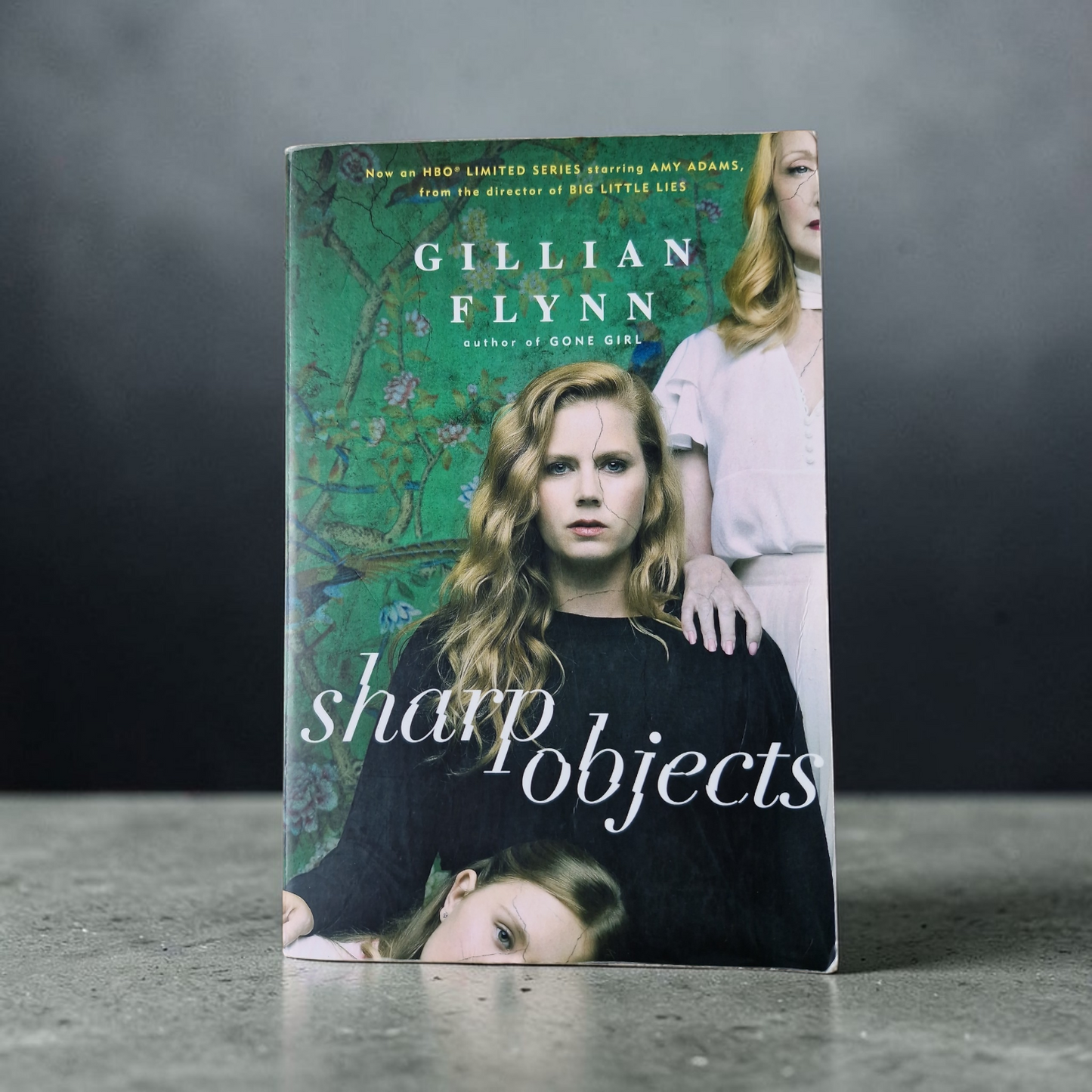 Gillian Flynn- Sharp Objects
