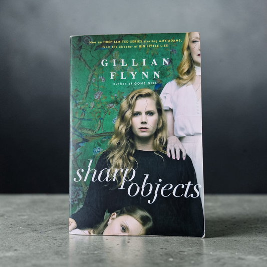 Gillian Flynn- Sharp Objects